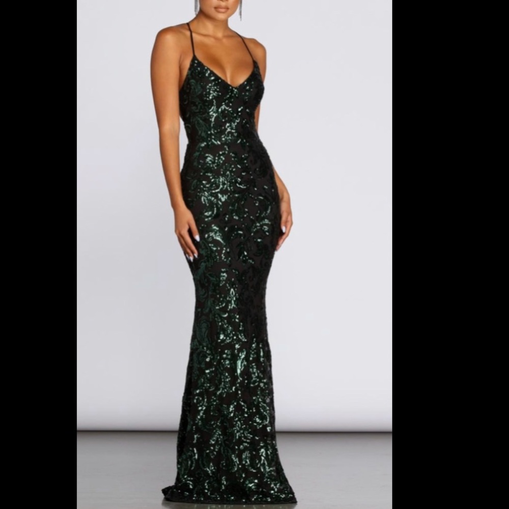 Green Sequin Gown ⚜️